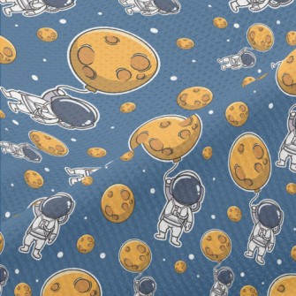 Astronaut Holding A Moon Ballo Piqué