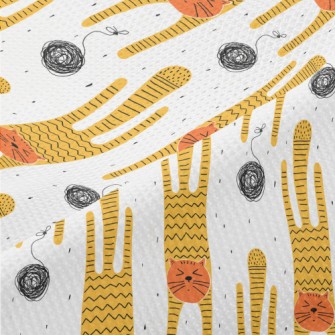 Cat Playing With A Ball Of Yar Piqué