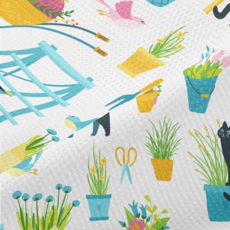 Black Cat Hanging Out In The G Piqué