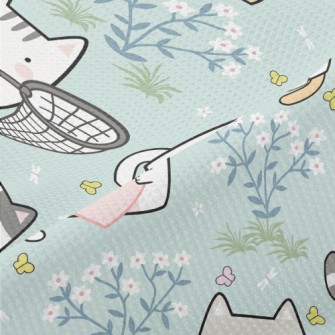 Q Version Cat Holding Somethin Piqué