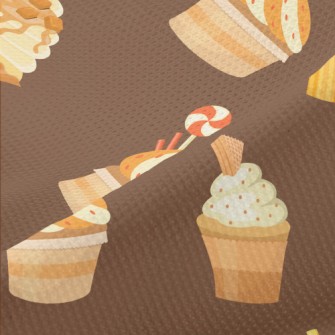 Different Shape Cup Cakes Piqué