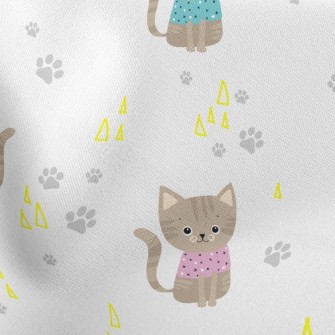 Smart And Well-behaved Cat Stretch Ponte