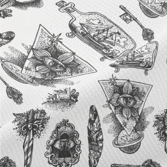 Weird And Serious Strange Patt Piqué